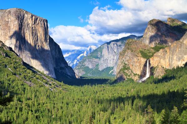 Sabine spotte beren in het prachtige Yosemite Sabine
