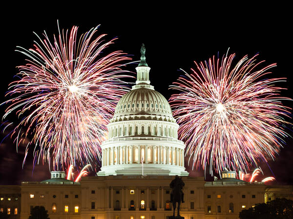 Vuurwerk bij het Capitoolgebouw in Washington DC Independence Day in Amerika, vuurwerk