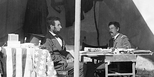Lincoln en McClellan na de Slag van Antietam Abraham Lincoln en McClellan na winst bij de Slag om Antietam