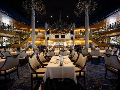 Restaurant op de MS Volendam