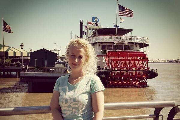 Marianne bij de Mississippi-rivier New Orleans