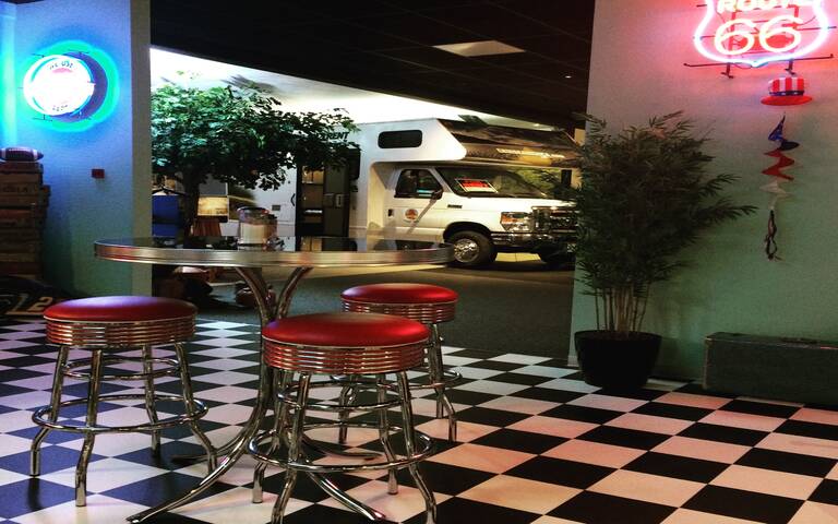 De diner en de campground Welkom in de diner