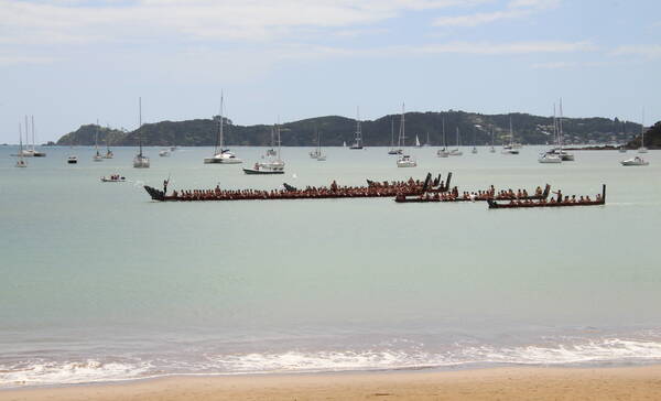 Bay of Islands, Waitangi, Drie Wakas op het water