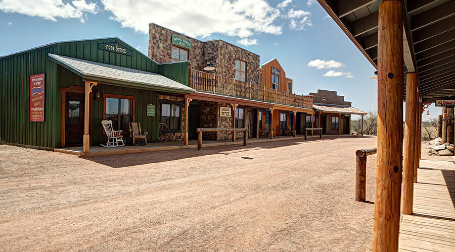 Tombstone Monument Guest Ranch